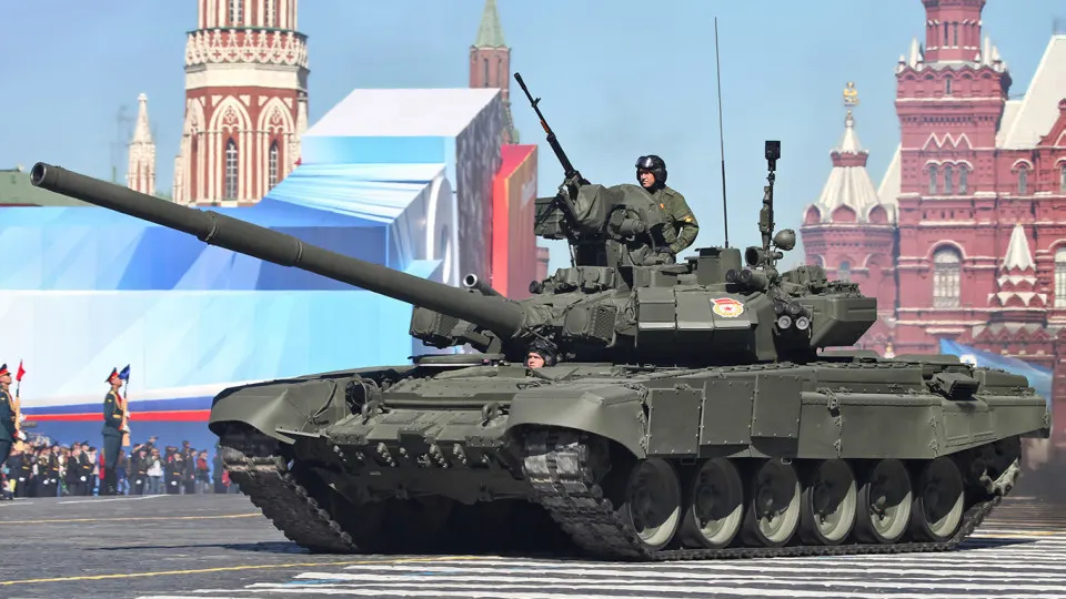 Минобороны объявило, что в 2026 году на Красной площади не будет танков и ракет: пройдут только марширующие колонны, вместо юных воспитанников — телетрансляция подразделений, действующих на СВО.
