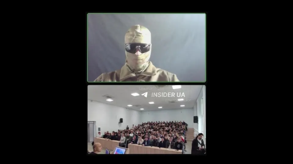 Украинские спецслужбы подключились к закрытой конференции российского вуза, где студентов убеждали подписывать контракты с Минобороны для участия в войне против Украины. Неожиданный спикер — украинский военнослужащий — публично предупредил студентов о последствиях и рассказал о потерях российской армии и принуждении к «мясным штурмам».