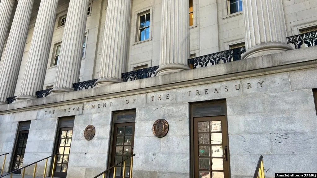 Министерство финансов США объявило о новых санкциях против восьми физических и четырех юридических лиц в Иране, Турции и ОАЭ за участие в поставках оружия и пополнении арсеналов ракет и дронов.