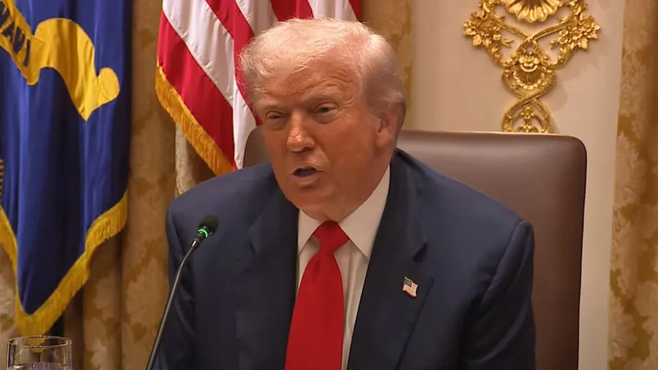 Президент США заявил, что Тегеран попросил разблокировать Ормузский пролив на фоне застоя переговоров по ядерной сделке; стороны расходятся во мнениях о последовательности шагов — сначала прекращение войны и гарантии безопасности, затем судоходство и ядерная тема.
