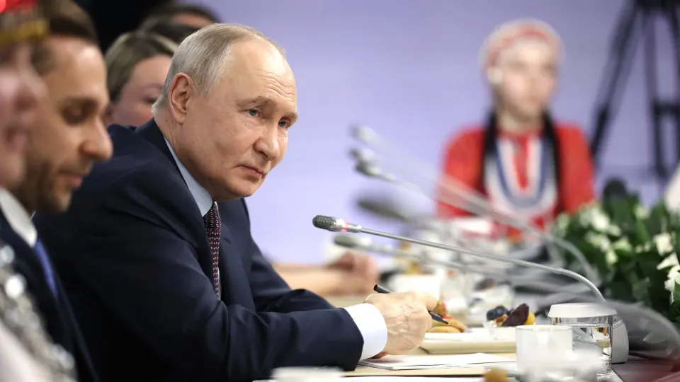 Президент вновь заявил о проекте мостового перехода на Сахалин — идею обсуждают с 2018 года. Ориентировочная стоимость пересекает сотни миллиардов рублей, а подходы и сопутствующая инфраструктура делают проект ещё дороже.