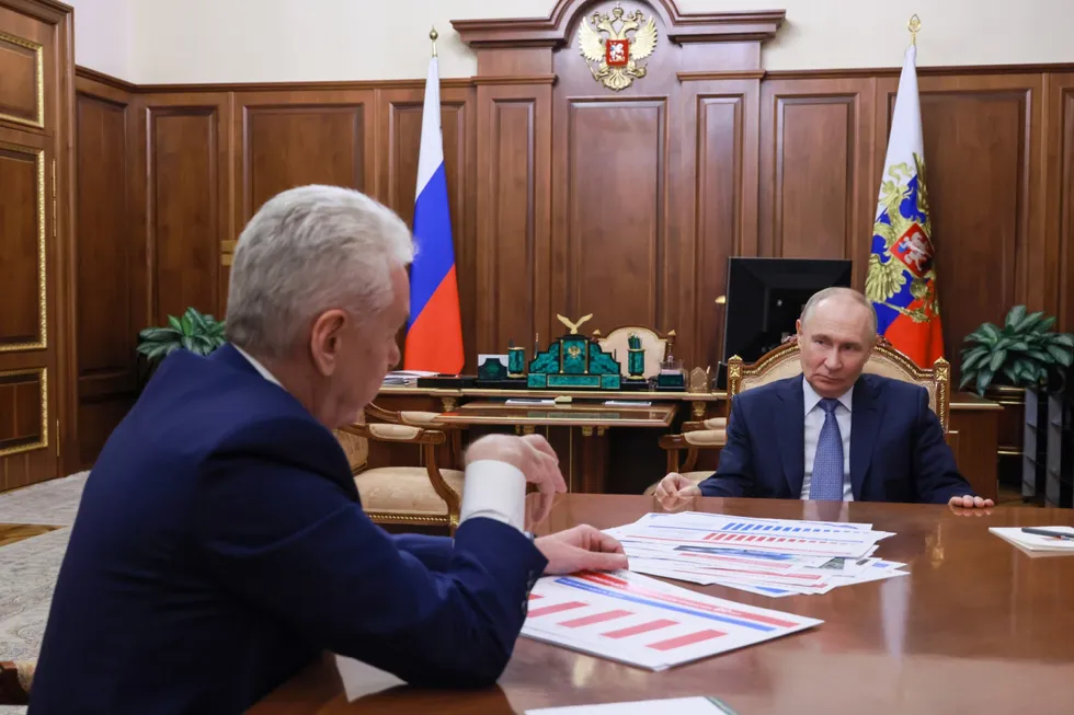 На думских выборах 2026 года в Москве планируют выдвинуть нескольких участников боевых действий в Украине, хотя ранее городские власти избегали их появления в Мосгордуме. Зачем это делается и почему таких кандидатов все же немного — в разборе.