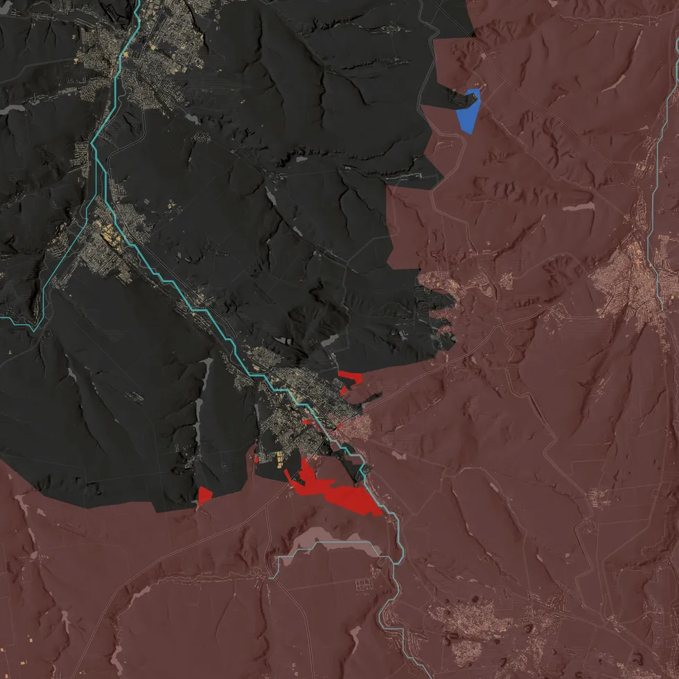 Несмотря на локальные продвижения и ожесточенные бои, российским войскам все труднее находить слабозащищённые участки фронта для крупных прорывов: линия соприкосновения сокращается, оборона Украины уплотняется, а массовое применение дронов разрушает снабжение и сводит на нет попытки быстрых наступательных операций.