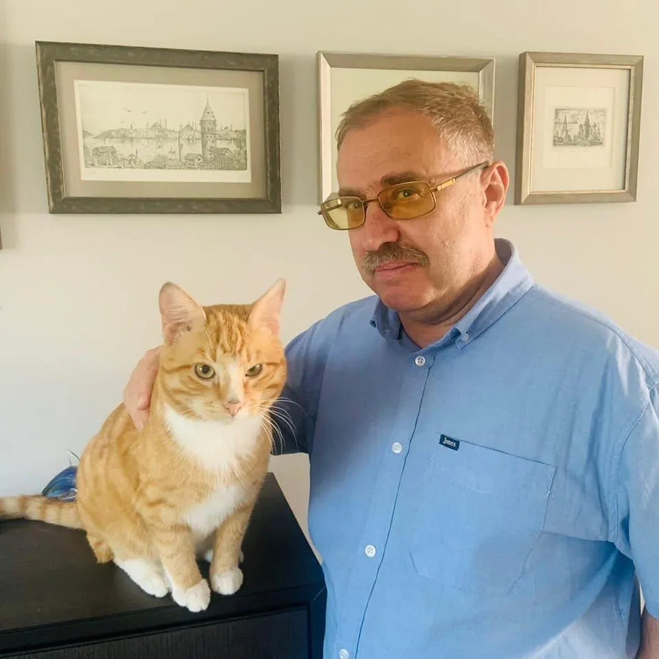 Штраф в 30 тысяч рублей отменён: по статье о дискредитации армии 90‑дневный срок давности истёк до вынесения постановления, поэтому кассация отменила наказание.