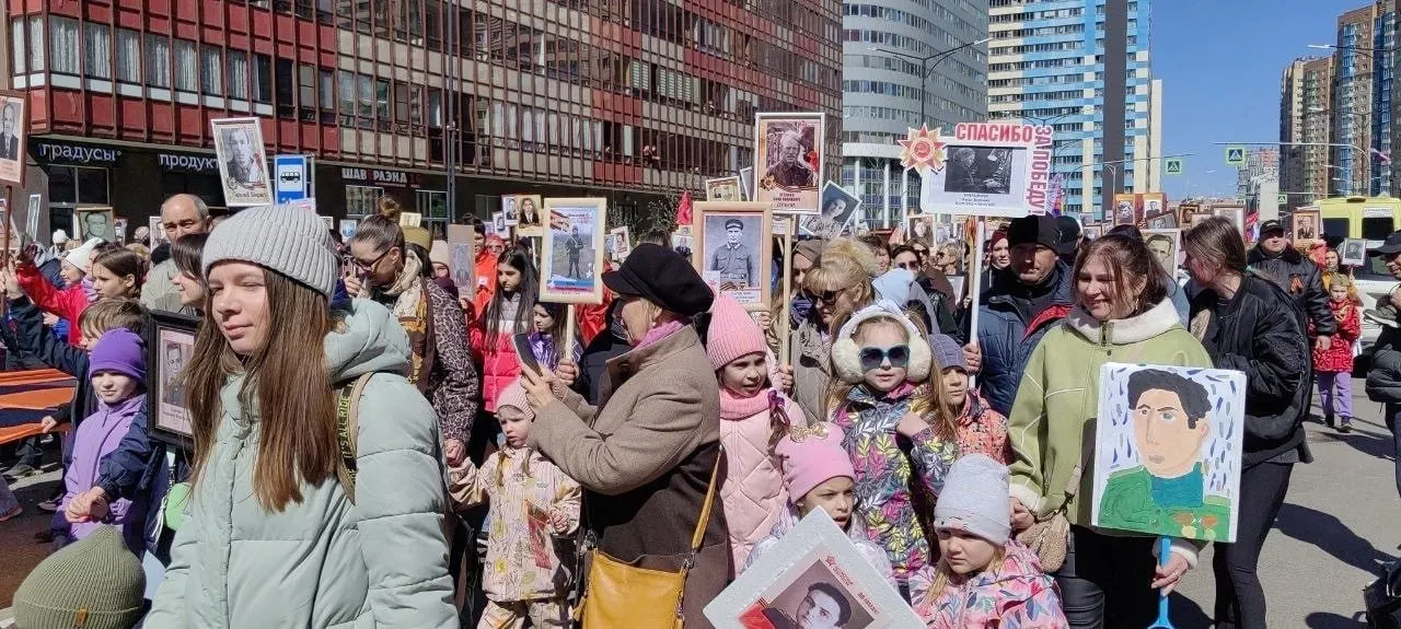 В Кудрове и Янине запланированы колонны, концерты и представления — в регионе подтвердили очные акции. Власти Петербурга пока не приняли окончательного решения: открыт приём заявок на онлайн‑участие, а формат участия в городе обсуждается.