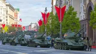 Военные приоритеты глубоко перестроили российскую экономику: усилилась сырьевая зависимость, деформировался рынок труда и институты, а переход к миру неизбежно станет долгим и болезненным. Однако накопленные за годы конфликта точки адаптации могут превратиться в основу восстановления, если экономическая политика будет учитывать интересы большинства домохозяйств, а не только макроцифры.