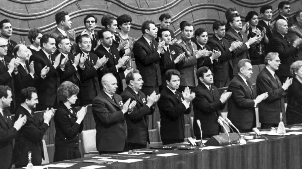 Помощник президента по экономическим вопросам считает, что массовая цифровизация управленческих процессов и транзакций приводит к реинкарнации принципов плановой экономики, примером чему служат цифровые сервисы такси с автоматизированным ценообразованием.