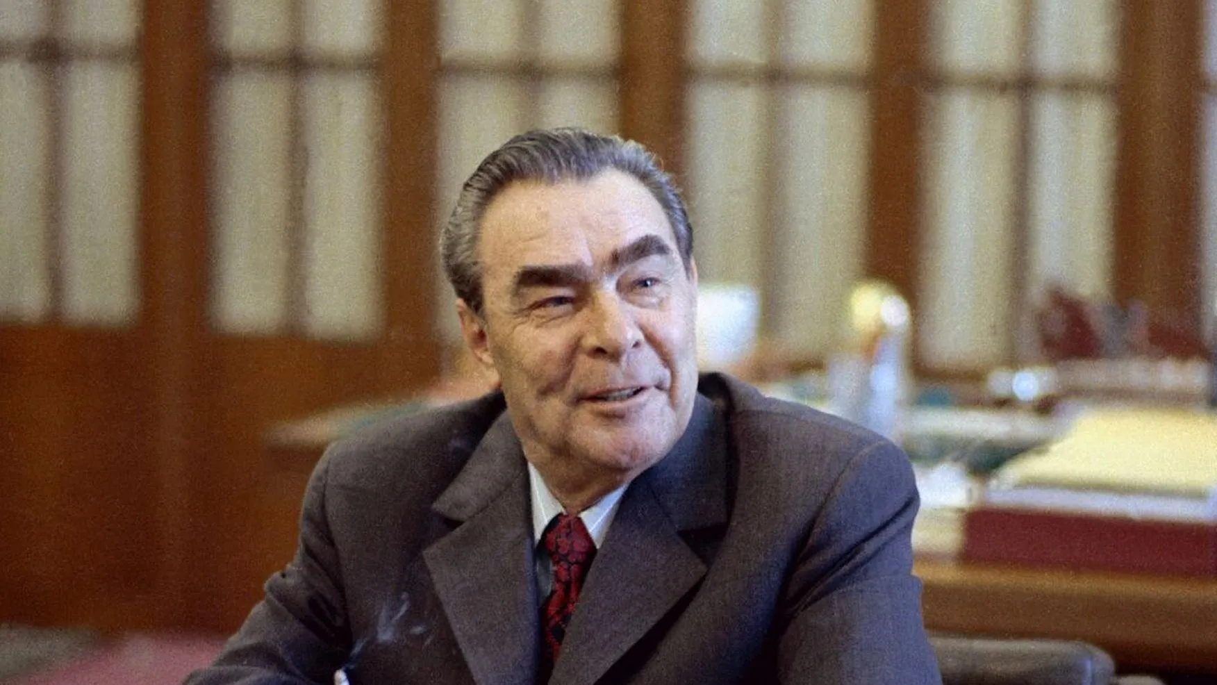 В регионе сформирован оргкомитет к 120‑летию со дня рождения Леонида Брежнева; предложено установить памятник в центре Курска, финансирование взял на себя Геннадий Дюмин.