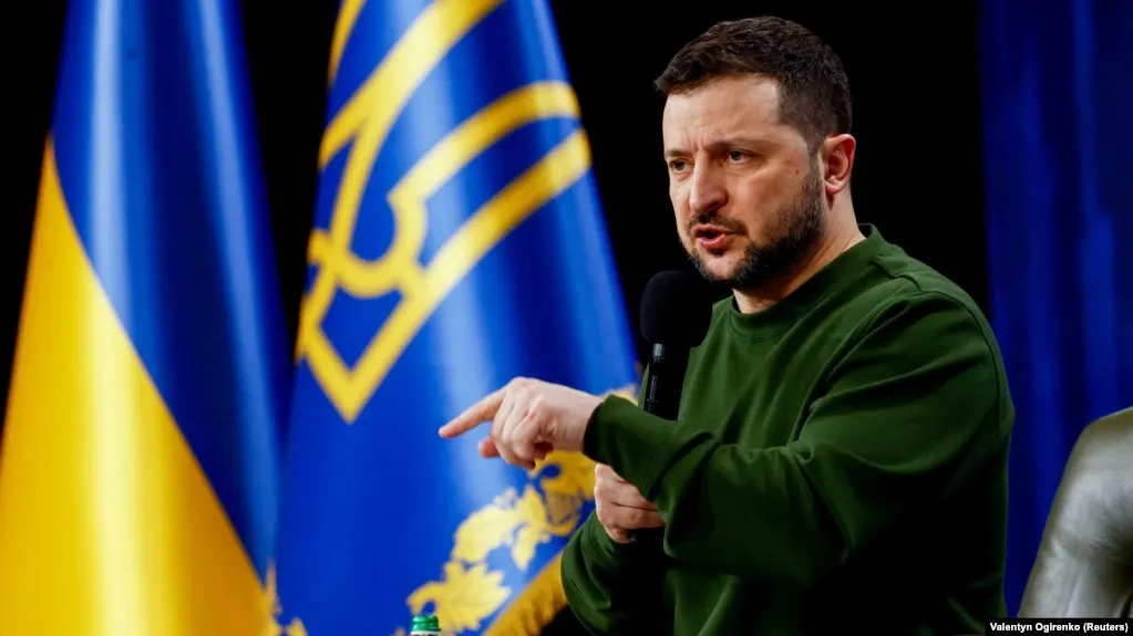 Офис президента сообщил о вводе новых ограничений в рамках согласования с 20-м пакетом Евросоюза: под санкции попали около 120 лиц и организаций из России, Беларуси, ОАЭ, стран Центральной Азии и временно оккупированных территорий.