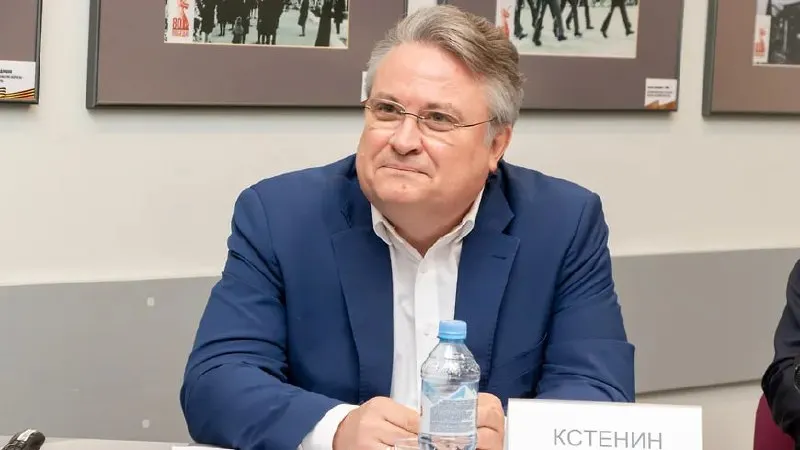 Кстенин назначен заместителем гендиректора девелоперской компании и будет курировать взаимодействие с органами власти, включая ускорение согласований — решение вызывает вопросы о пересечении интересов между администрацией и застройщиками.