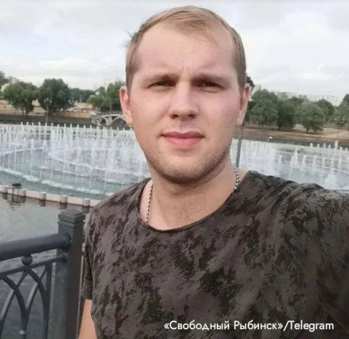 Суд признал виновным бывшего начальника отделения Центра «Э» в получении взяток и превышении полномочий: ему назначили 12 лет колонии строгого режима, конфискацию средств и лишение звания. Ранее в связи с делом звучали заявления о применении силы к задержанным.