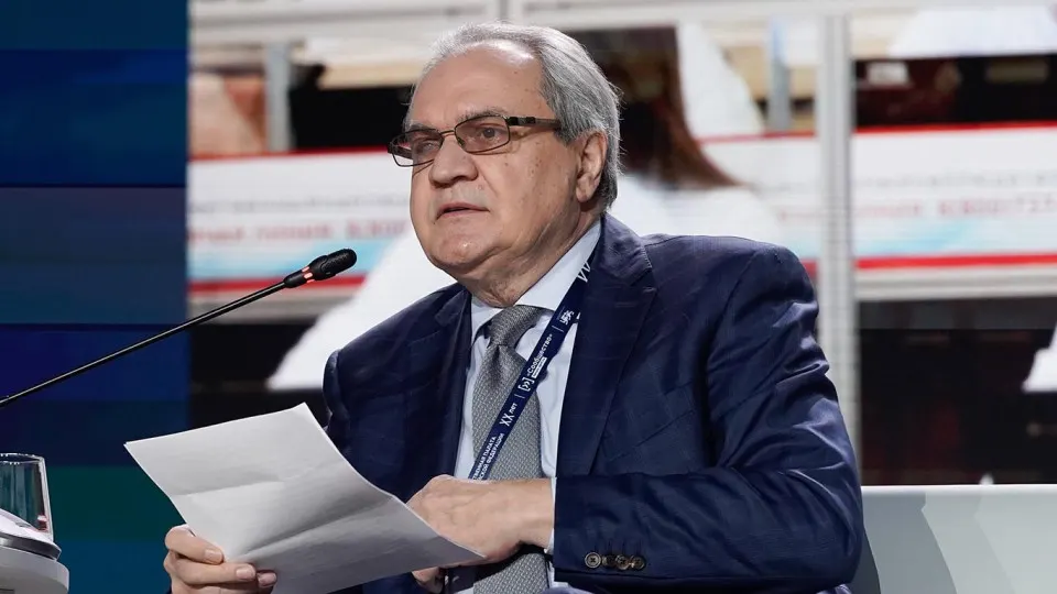 Глава Совета по правам человека Валерий Фадеев заявил, что технически нереалистично полностью отключить VPN в России и призвал граждан добровольно ограничить их использование для доступа к запрещённым ресурсам. Он также поддержал временные отключения мобильного интернета ради безопасности и рекомендовал быть готовыми к бытовым неудобствам.