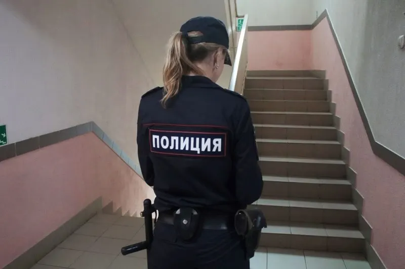 Суд в Вологодской области взыскал 2 000 рублей с женщины из посёлка Чагода за два заведомо ложных вызова экстренных служб; рецидив признан отягчающим обстоятельством.