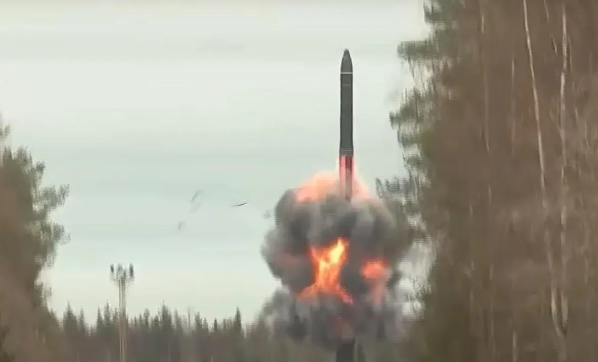 Масштабные ракетные удары и публичные угрозы призваны показать способность к эскалации, тогда как боевые операции и дипломатический процесс остаются в тупике.
