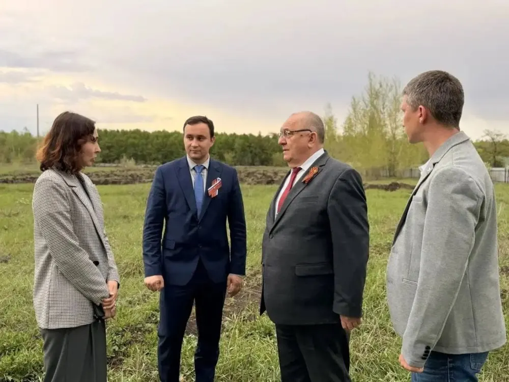 Глава города Игорь Молчанов сообщил, что выбран участок с плодородной почвой; специалисты начали подготовку земли и прорабатывают систему полива. В питомнике в первую очередь планируют выращивать кустарники и быстрорастущие породы деревьев.