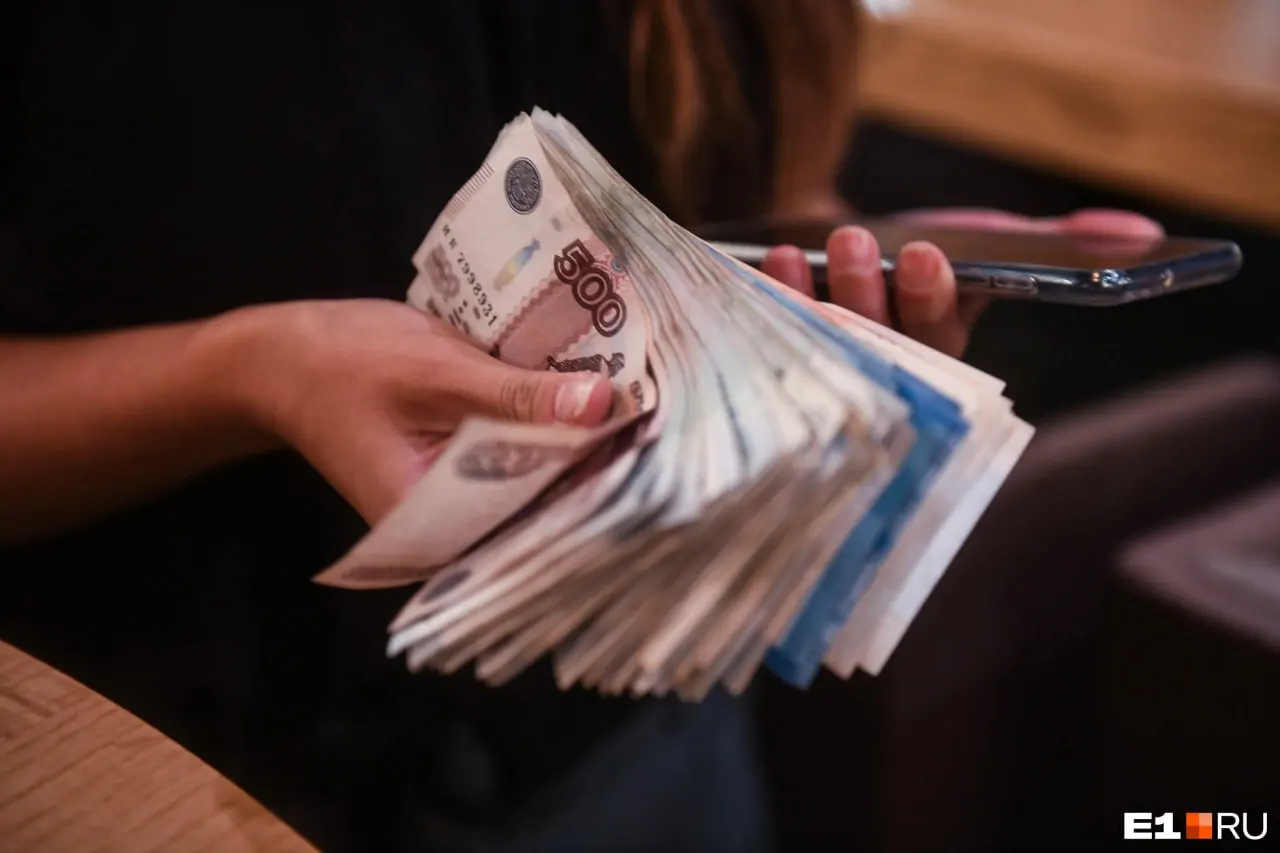 В Свердловской области задержана помощница мошенников, но одна из потерпевших до сих пор не обратилась в полицию — её деньги нашли и готовы вернуть.