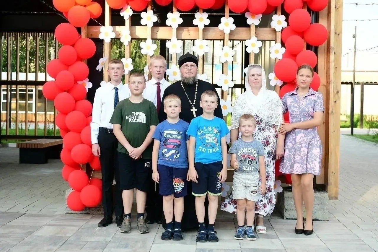 В Рязанской области ряд семей получили орден «Родительская слава», а одна рязанка была удостоена звания «Мать-героиня» за воспитание десяти детей.