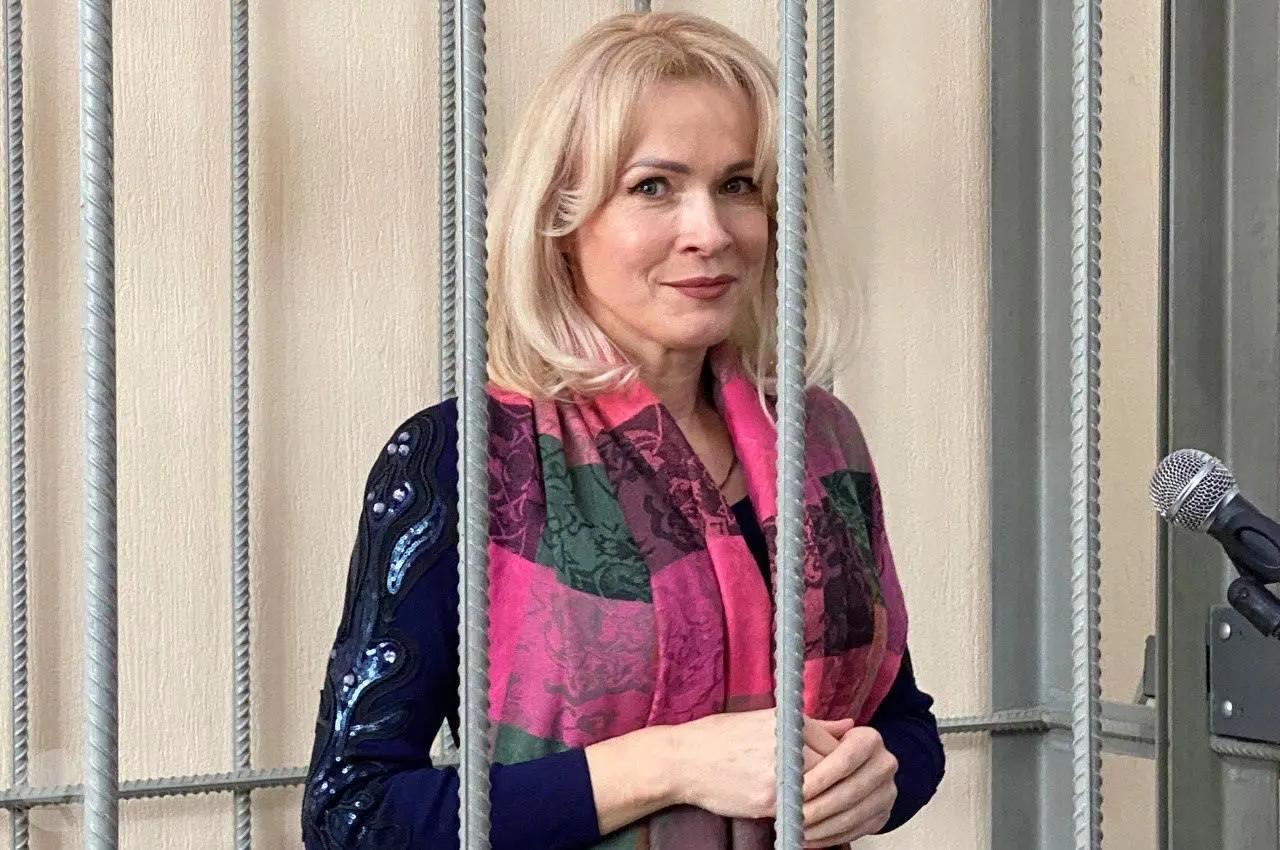 Политзаключённая Мария Пономаренко рассказала о семиметровой одиночной камере, клаустрофобии, отказе в прогулках и жёсткой цензуре переписки. Несмотря на это, она планирует после освобождения заниматься благотворительностью.