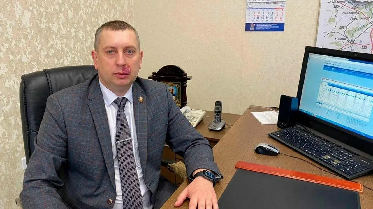 Виктор Серебров подал в отставку за несколько недель до окончания срока полномочий; причину ухода он объяснил проблемами со здоровьем и сообщил об этом в своих соцсетях.