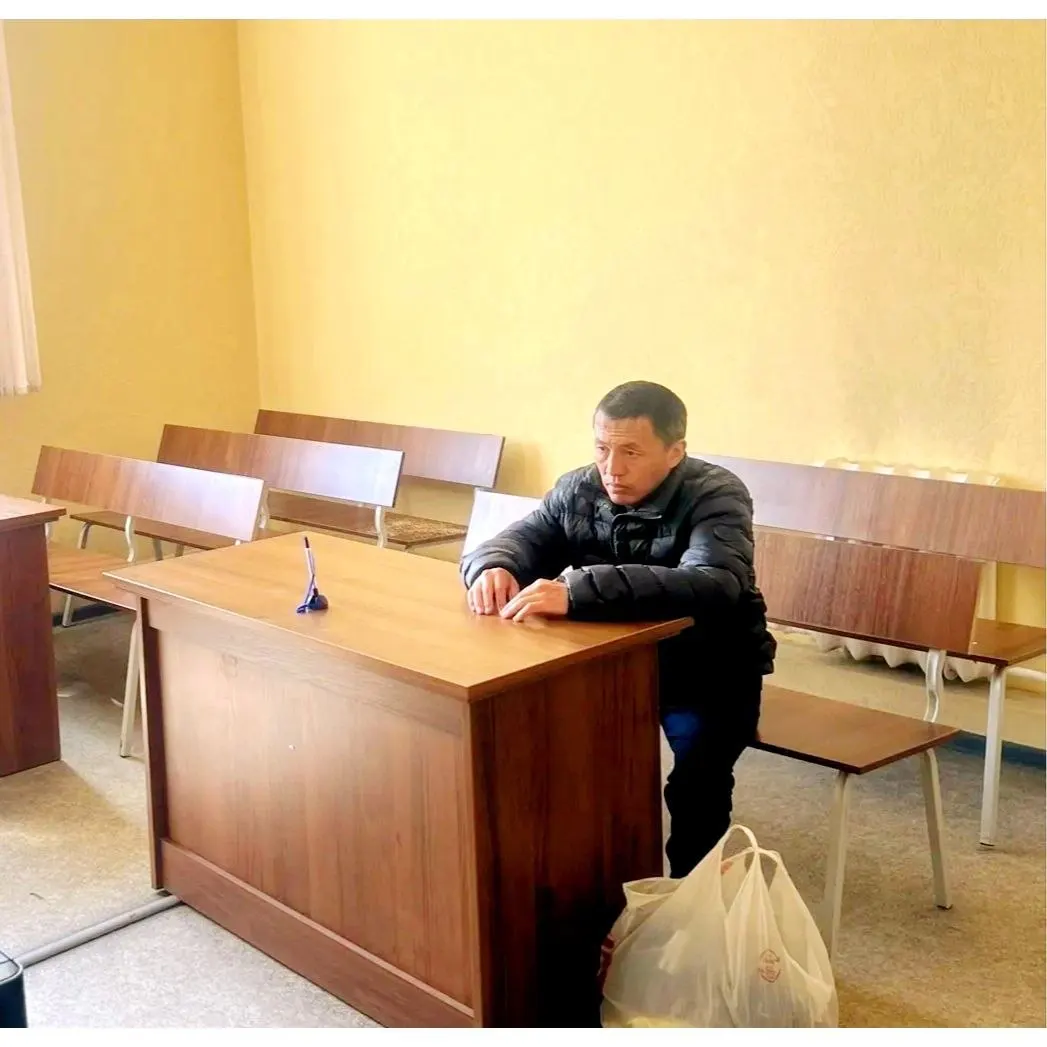 Во время массового мероприятия 1 мая мужчина попытался подойти к главе региона, его остановила служба безопасности, после чего он выразился нецензурно — в отношении него составили протокол о мелком хулиганстве.