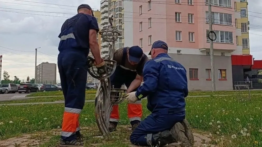 В городе монтируют шесть питьевых фонтанчиков в парках и жилых микрорайонах — все объекты планируют подготовить к работе к началу июня.