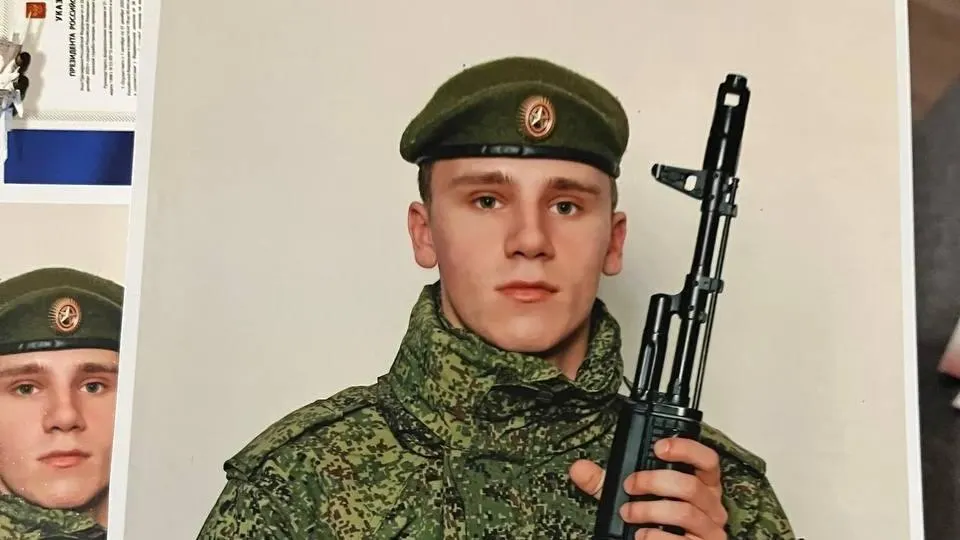 Солдат срочной службы из Тюменской области оказался в Ростове-на-Дону; его мать утверждает, что контракт с подписью сына подложный и добивается отмены документа в военной прокуратуре.