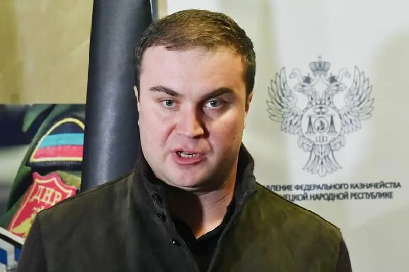 Чиновники из Белгородской области, известные успешной публичной коммуникацией, выезжали в другие регионы и делились практиками. Образ омского губернатора Виталия Хоценко потом пришлось корректировать.