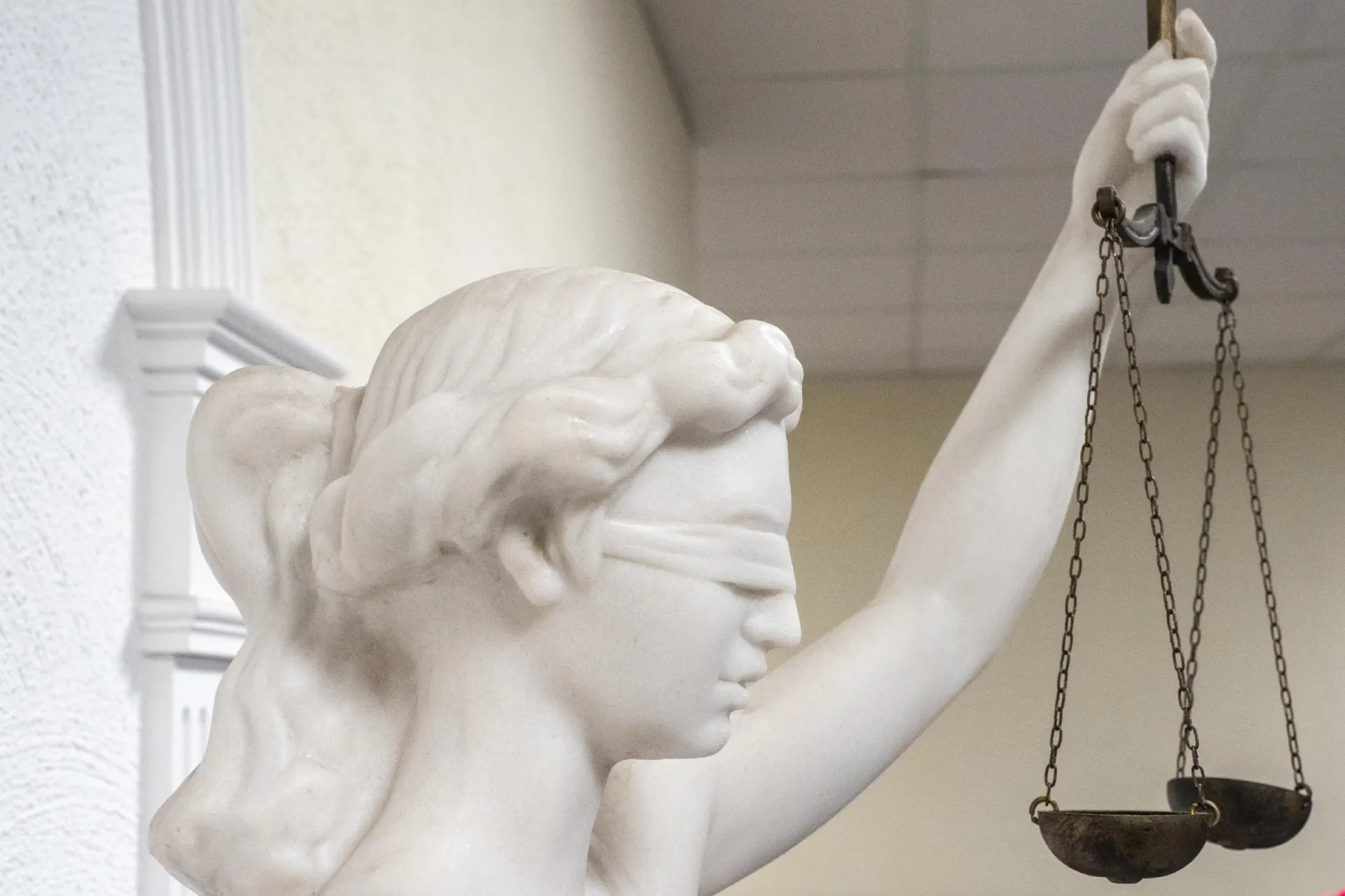 Прокурор Скопина инициировал проверку из‑за ошибки в начислении социальной пенсии ребёнку — чиновники пересчитали выплаты, права девочки восстановлены.
