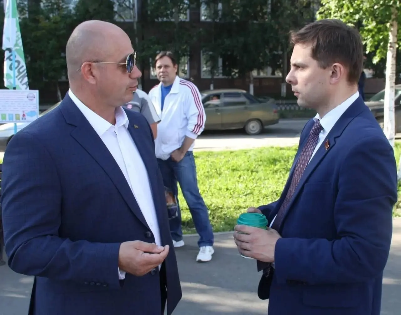 В ряде Z‑каналов появились утверждения о связи одного из убитых по делу о подготовке взрыва на нефтяном предприятии в Коми с депутатом Олегом Михайловым. Депутат опроверг эти заявления; ранее против него уже велась кампания по дискредитации.