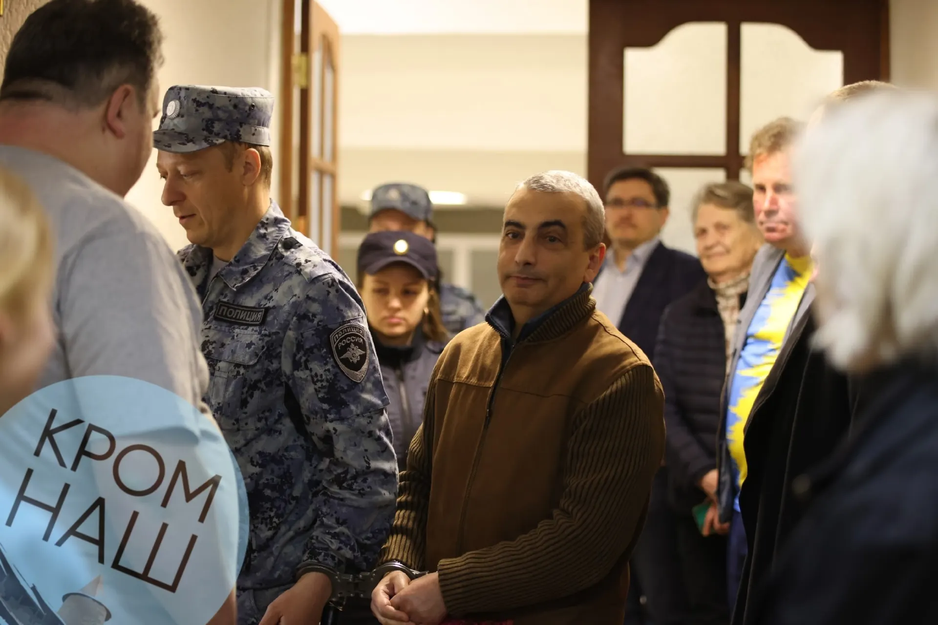 В Псковском городском суде проходит заседание по продлению меры пресечения псковскому политику — решение о его освобождении или дальнейшем содержании в СИЗО ожидают сегодня.