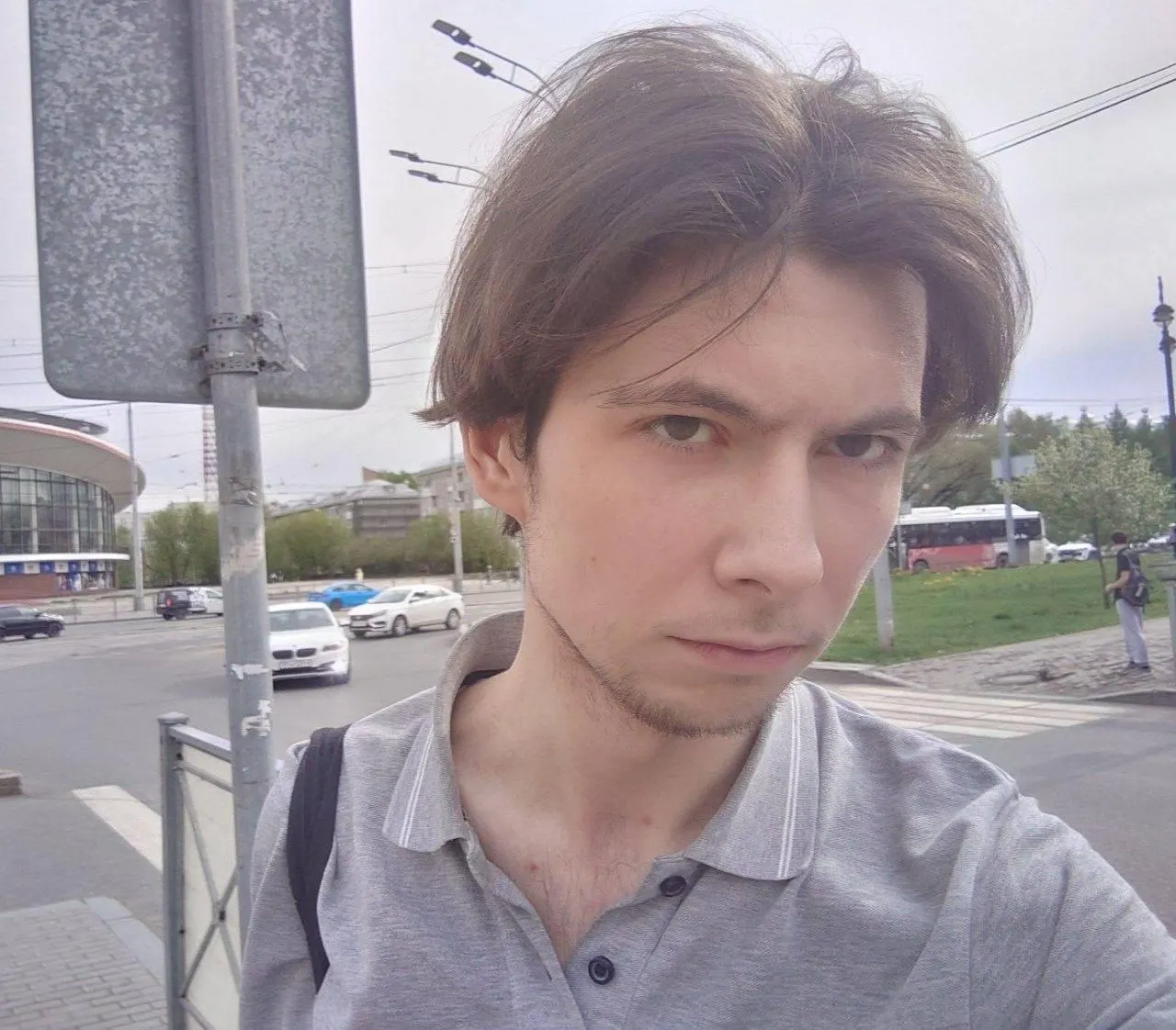 Его задержали сразу после выхода из спецприемника, где он отбыл 13 суток. Сейчас ему вменяют демонстрацию экстремистской символики, дата суда не назначена.