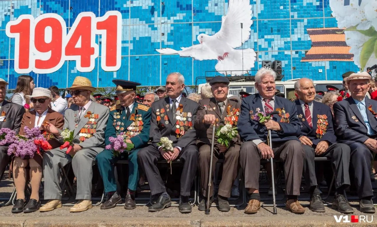 К 9 Мая оставшиеся в регионе ветераны и инвалиды получат по 10 тысяч рублей; число получателей сократилось примерно вдвое по сравнению с 2024 годом (тогда их было 220).