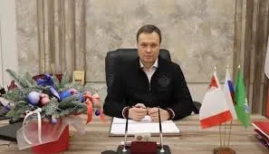 Владимир Носков, возглавлявший Череповецкий округ полгода, назначен временно исполняющим обязанности главы Великоустюгского округа. Жители продолжают жаловаться на «чёрную воду» и перебои с отоплением, несмотря на прежние обещания руководства.