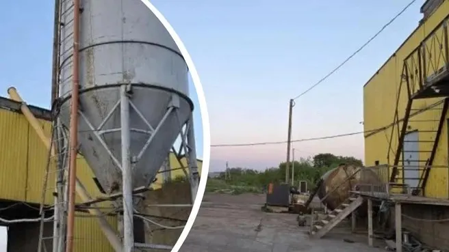 В деревне Арово выставили на продажу бетонный завод: экс-чиновника признали виновным в скрытом руководстве предприятием через знакомого, сейчас завод продают за 3 млн рублей.