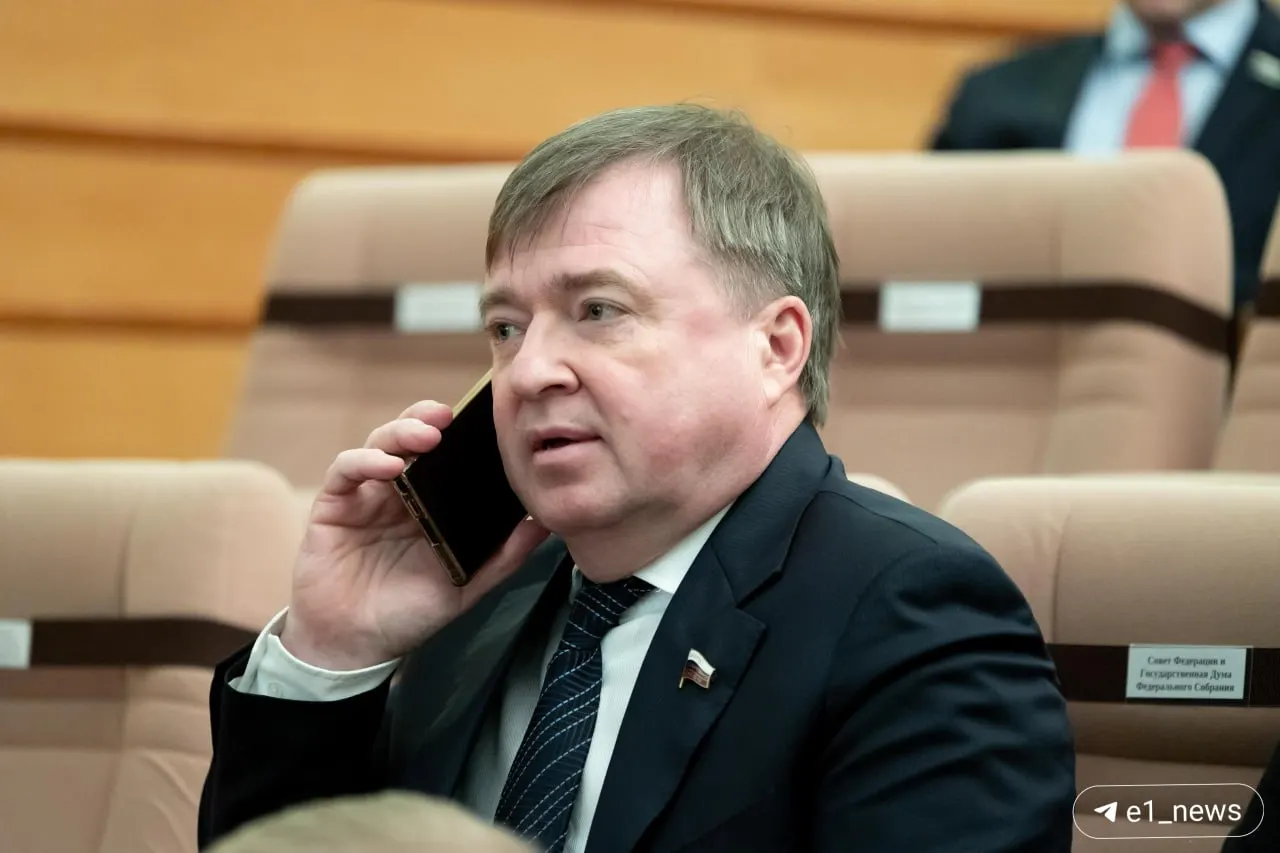 Максим Иванов заявил о снятии кандидатуры с предварительного голосования «Единой России» и сообщил, что не будет вновь баллотироваться; ранее он оказывал помощь военнослужащим и их семьям.