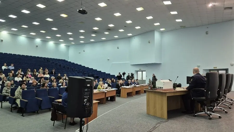 Красноярский краевой суд отказал в отмене нормы, вводящей понятие «немотивированная агрессия» для отловленных животных и регламентирующей их 30‑дневное обследование и возможное умерщвление; активисты намерены обжаловать решение.