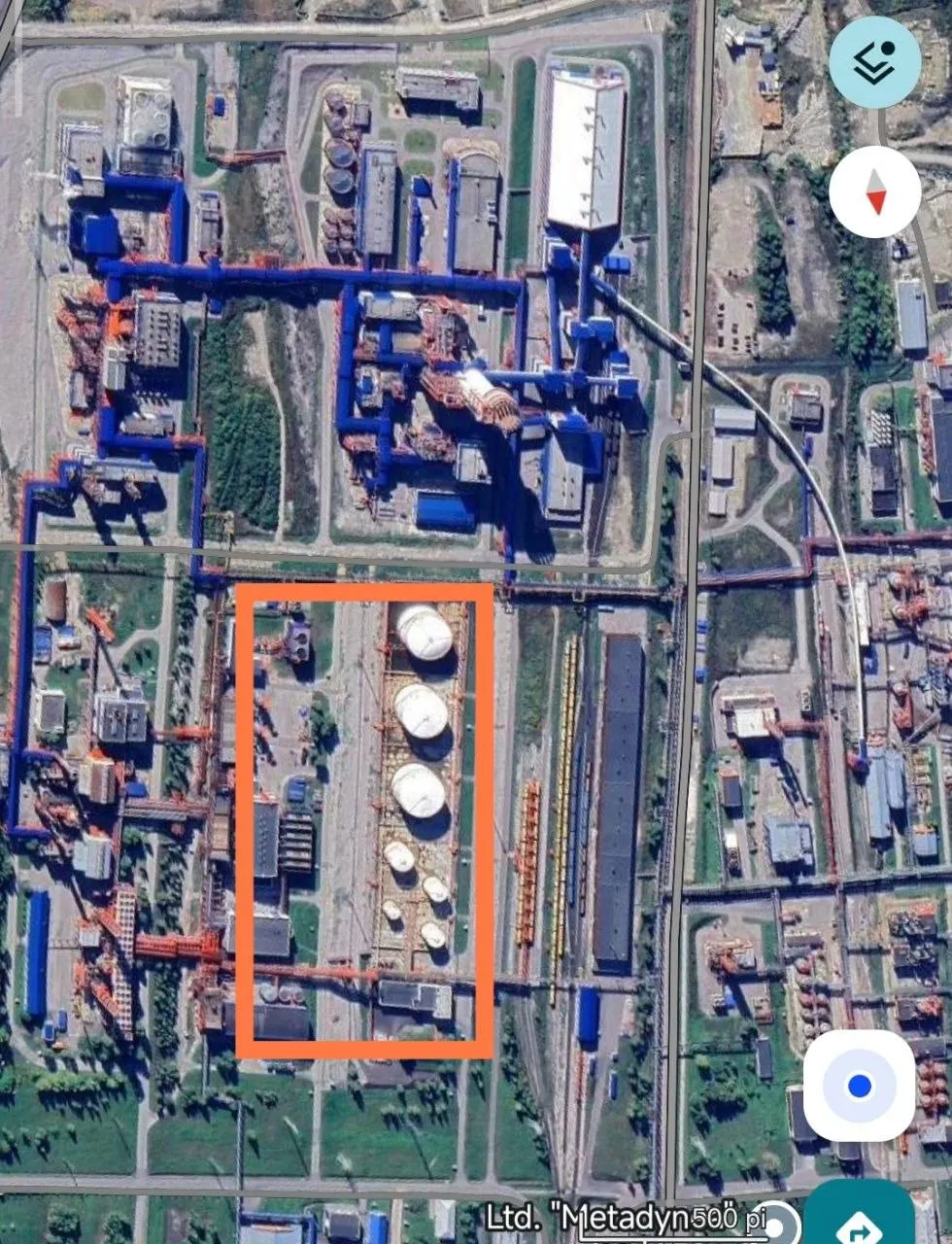 Во время удара мог быть повреждён резервуар с метанолом на предприятии. Это грозит утечкой, пожаром и попаданием токсичных стоков в реку Косьва; власти пока не дают разъяснений.