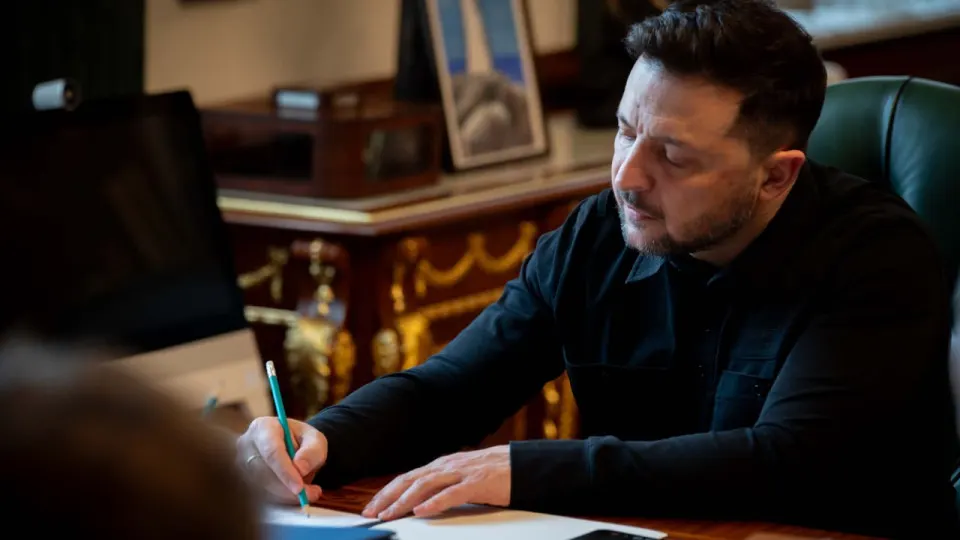 Президент Украины подписал указ, временно исключающий Красную площадь из-под ударов 9 мая, и стороны согласовали трёхдневное прекращение огня с 9 по 11 мая; приводим основные детали и предшествующие события.