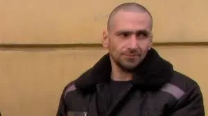 Андрей Кийко, приговорённый к 25 годам за убийства и изнасилования, по некоторым сообщениям мог сбежать после ранения в госпитале или пропасть на фронте; родственники пострадавших обеспокоены.