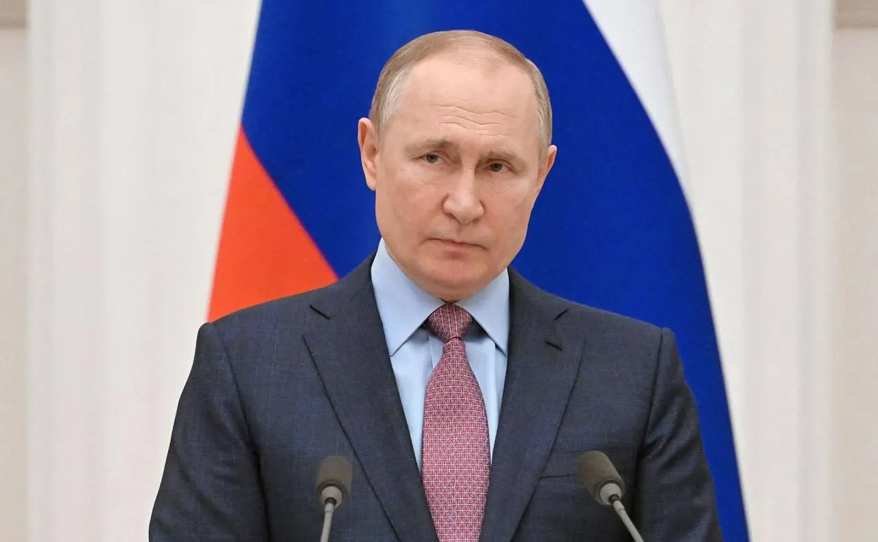 Президент заявил, что искусственный интеллект уже начинает заменять низкоквалифицированных сотрудников, и этот процесс необратим — он повлияет на рынок труда и потребует адаптации.