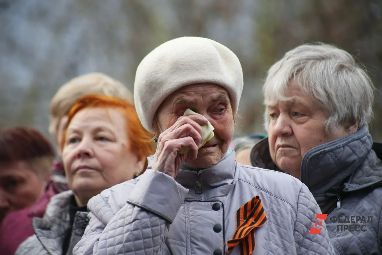 В Петербурге свыше миллиона жителей старшего поколения получают денежные выплаты от города. Губернатор отмечает, что это результат развёрнутой системы поддержки ветеранов, развития здравоохранения и создания условий для активного долголетия.