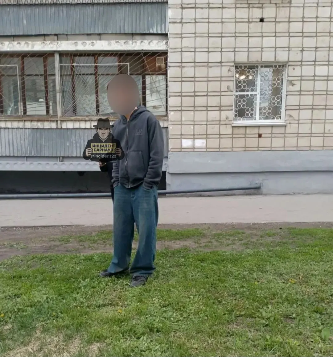 Вечером на площадке у дома на улице Шукшина четверо подростков напали на двух мальчиков 11 и 12 лет. По факту начаты проверки следственного комитета и полиции.