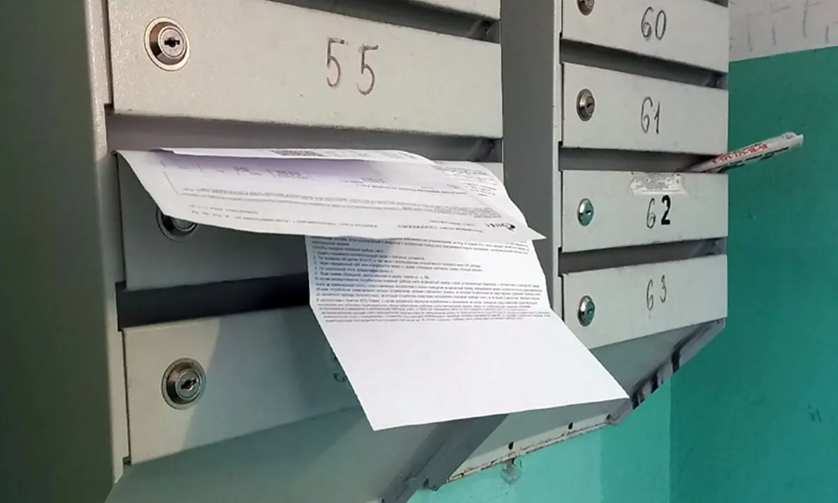 В Сегежском районе управляющая компания рассылает многомесячные перерасчёты за содержание жилья — жители жалуются на отсутствие уборки и обслуживания, а по компании уже возбуждено уголовное дело.