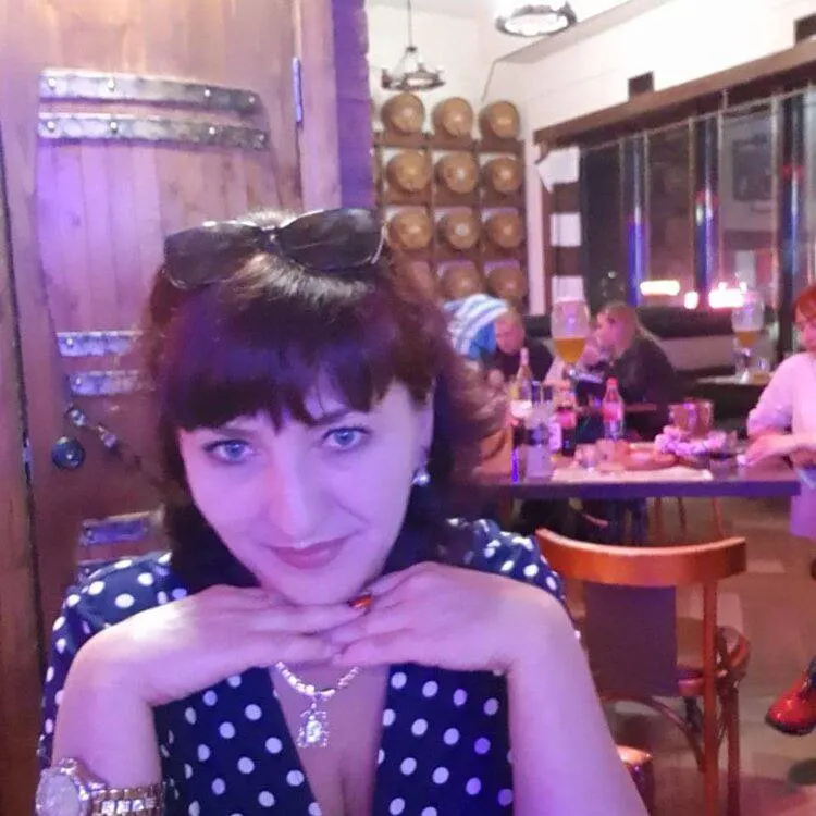 Женщина записала интимное видео после того, как застала сожителя с другой; суд признал её виновной в распространении порнографии и назначил условный срок.