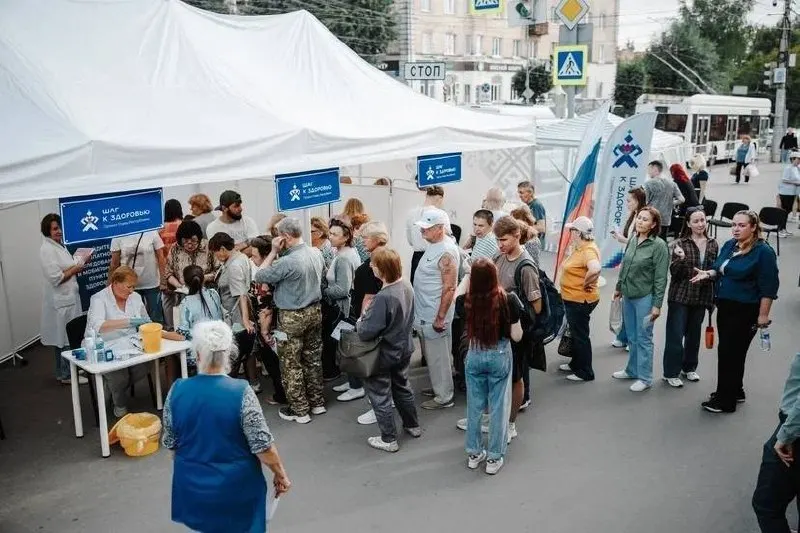 В республике возобновили акцию «Шаг к здоровью», которую критикуют за выведение врачей из поликлиник ради уличных приемов, политическую подачу инициативы и невыплаты обещанных средств медперсоналу.