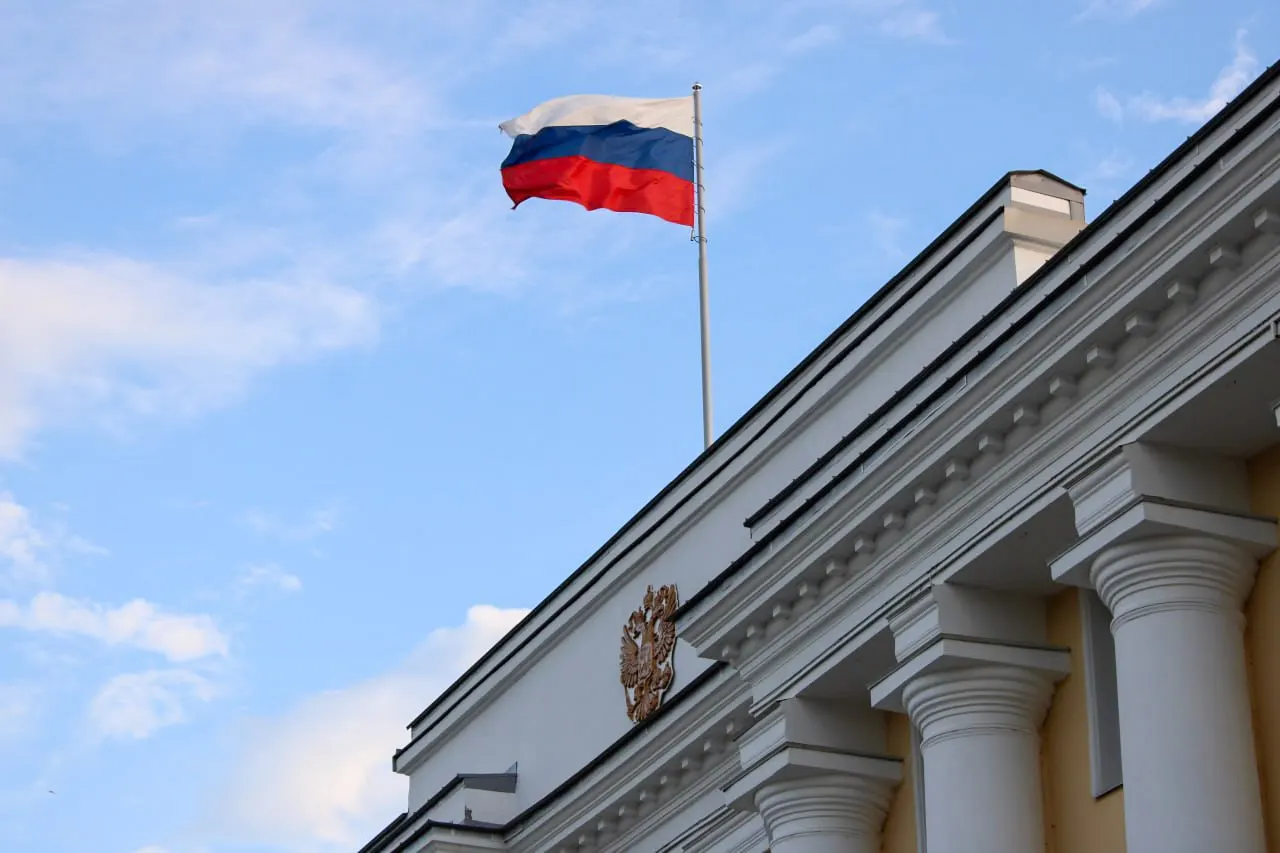 Документ, подписанный губернатором Алексеем Беспрозванных, предполагает работу с молодёжью, поддержку ветеранов, развитие социальной рекламы и спортивные инициативы, включая комплекс ГТО.