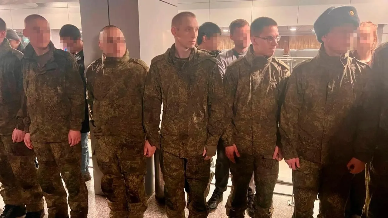 Военная прокуратура помогла вернуть Кирилла Пономарева из части в Ростове-на-Дону. Денежные выплаты по контракту возвращены, ожидают приказа о переводе его и сослуживцев в статус срочников.