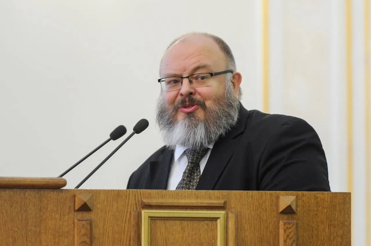 Основатель движения «Сорок сороков» Андрей Кормухин на встрече с тюменскими чиновниками заявил, что «богоцентричность» — ключевая духовно‑нравственная ценность, сформировавшая российскую цивилизацию.