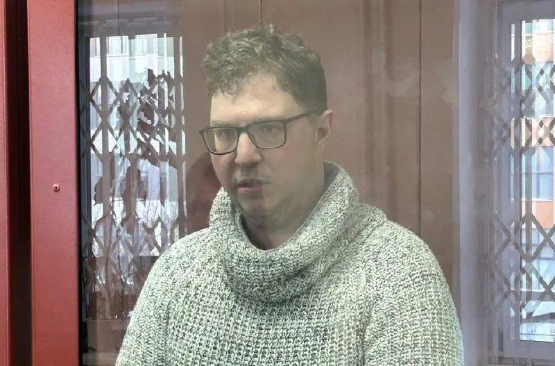 Ленинский суд Екатеринбурга заменил меру пресечения Роману Качанову с домашнего ареста на запрет определённых действий. Двое его коллег остаются в СИЗО.