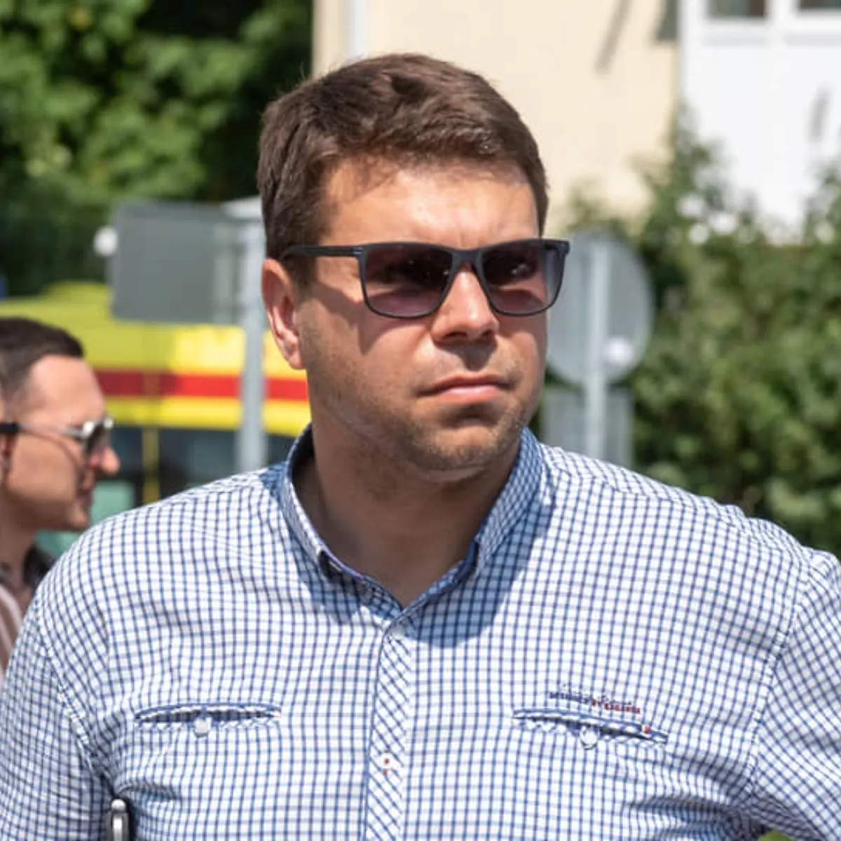 Белгородский областной суд отменил продление содержания под стражей: после более трёх лет в СИЗО Иванов будет под домашним арестом до 13 июля. Ранее ему вынесли приговор по делу о взятках и злоупотреблении полномочиями.